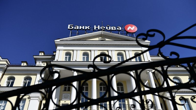 Предправления банка "Нейва" рассказал, что сам остался без денег
