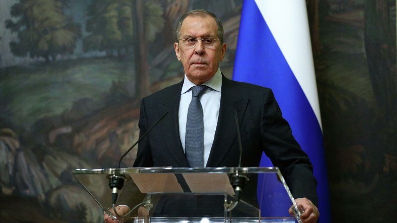 Лавров выступил за отказ России от западных платежных систем